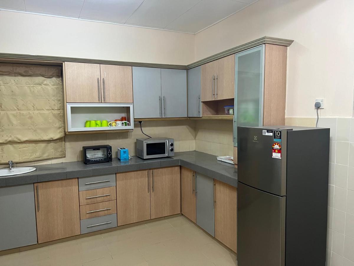 D'Lestari Homestay 세리 켐방안 외부 사진