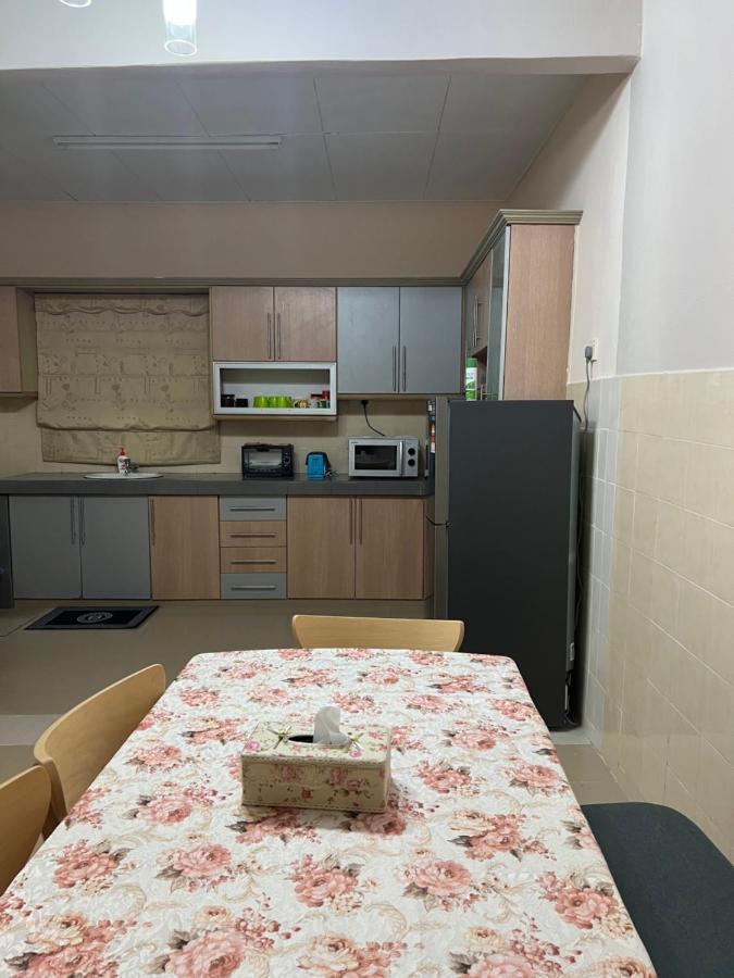 D'Lestari Homestay 세리 켐방안 외부 사진
