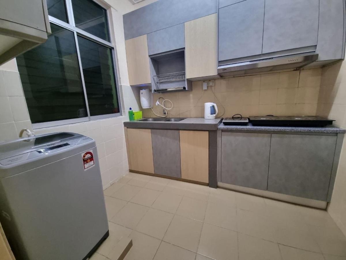 D'Lestari Homestay 세리 켐방안 외부 사진