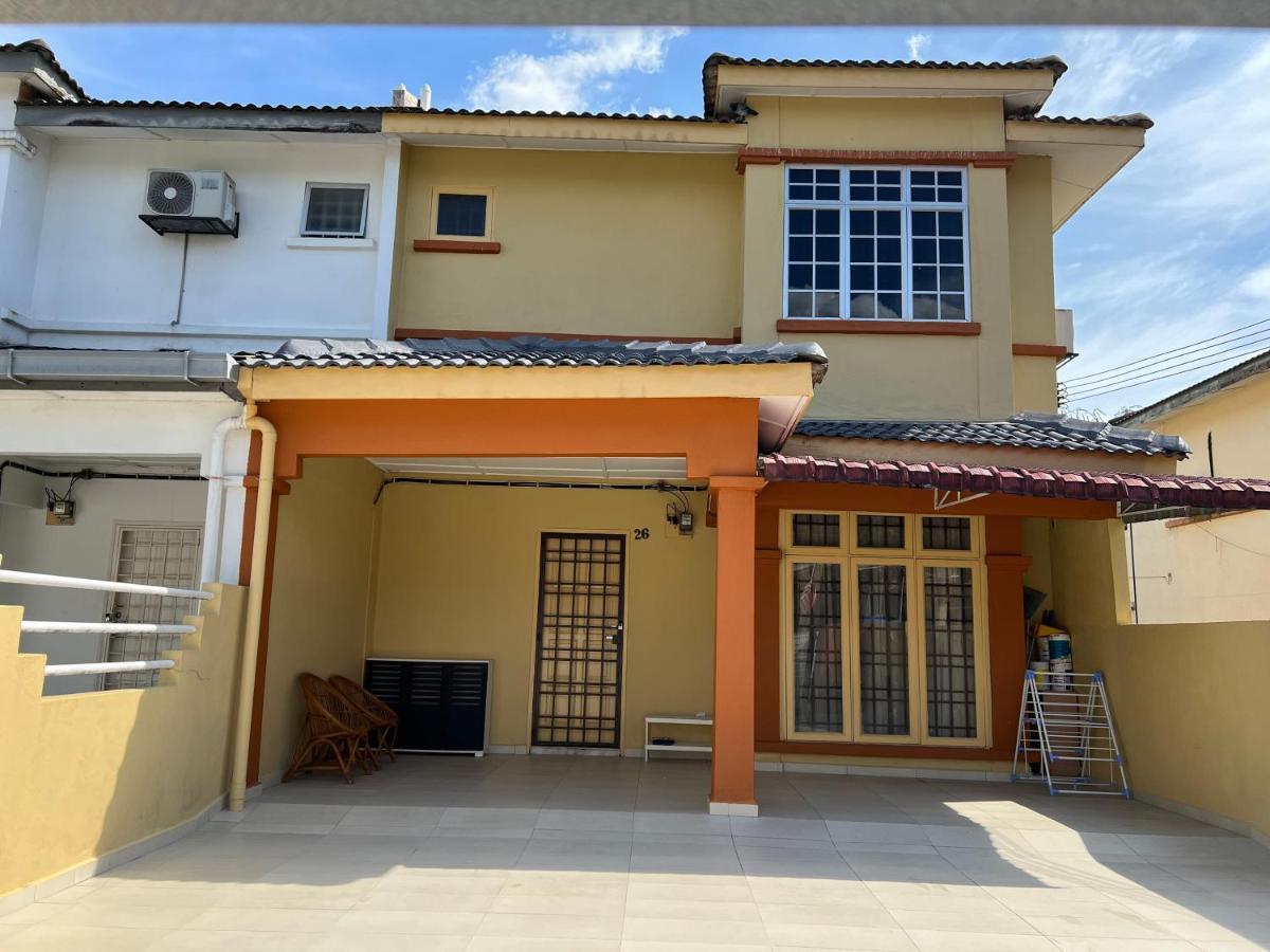 D'Lestari Homestay 세리 켐방안 외부 사진