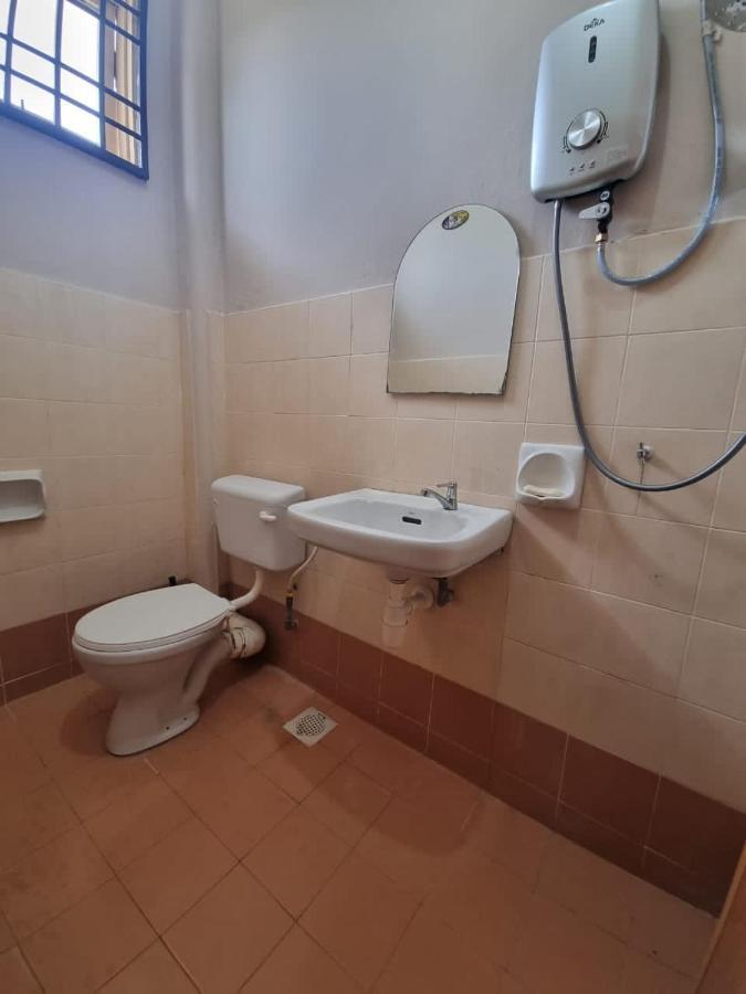 D'Lestari Homestay 세리 켐방안 외부 사진